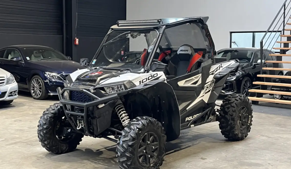 Polaris RZR 1000 Pare brise / Bluetooth / Treuil