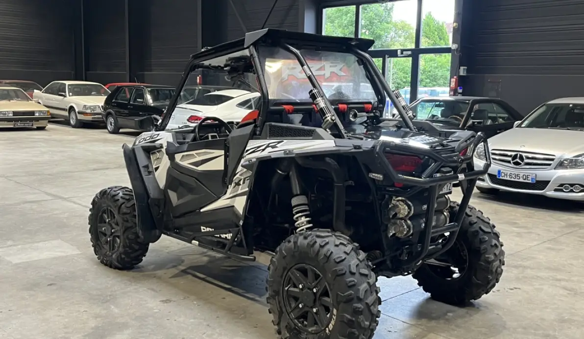 Polaris RZR 1000 Pare brise / Bluetooth / Treuil