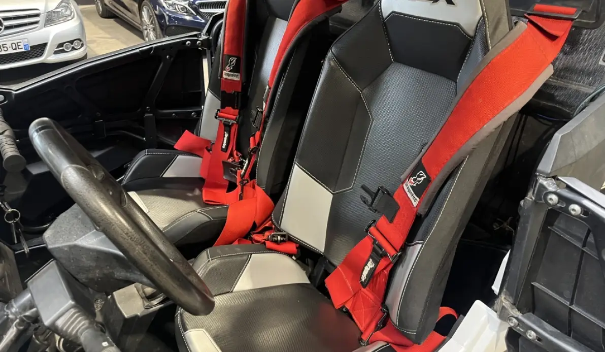Polaris RZR 1000 Pare brise / Bluetooth / Treuil