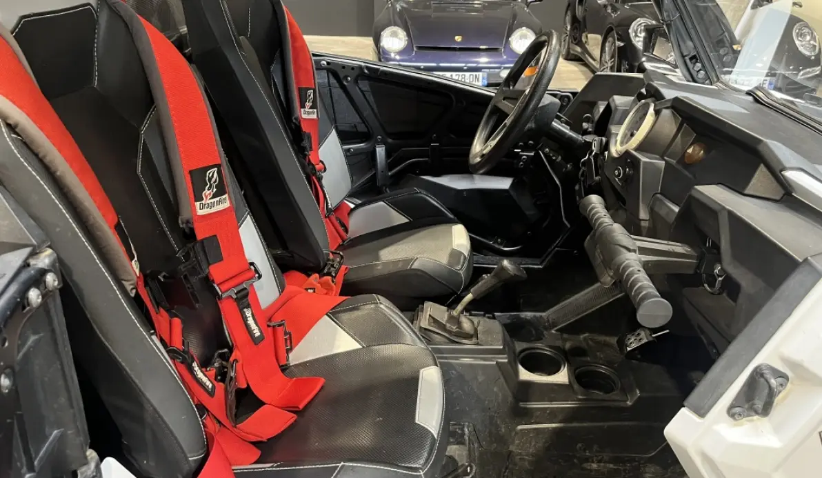 Polaris RZR 1000 Pare brise / Bluetooth / Treuil