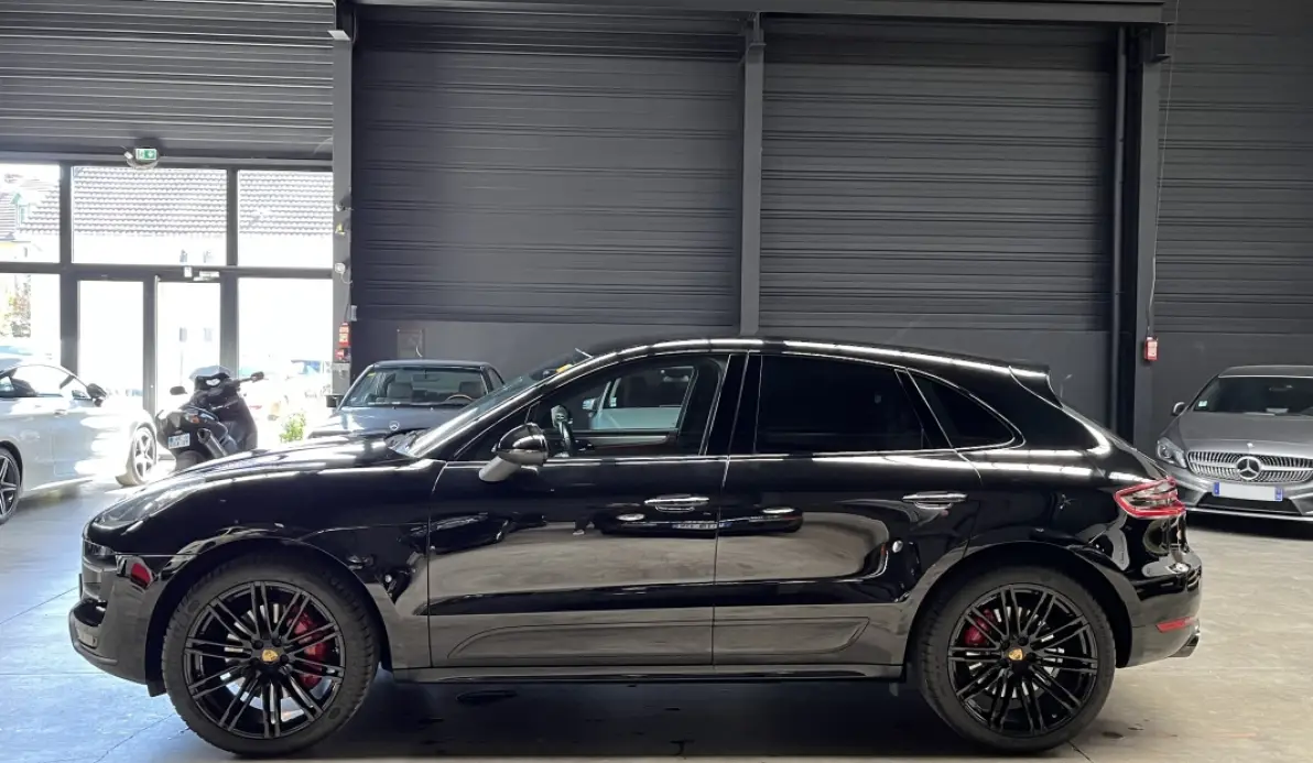 Porsche Macan Turbo 3.6 V6 PDK Pack Chrono / PASM / JA 21'' / Échappement sport