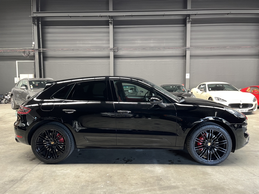 Porsche Macan Turbo 3.6 V6 PDK Pack Chrono / PASM / JA 21'' / Échappement sport