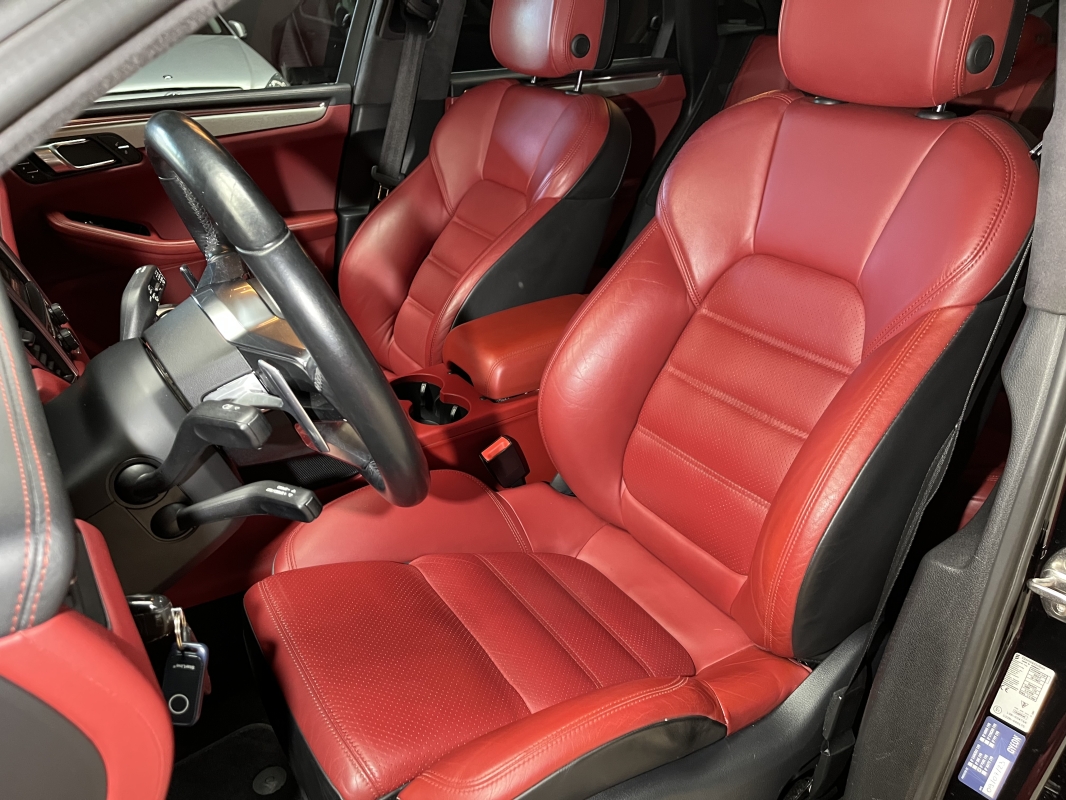 Porsche Macan Turbo 3.6 V6 PDK Pack Chrono / PASM / JA 21'' / Échappement sport