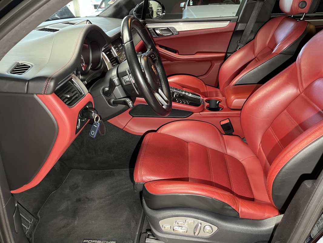 Porsche Macan Turbo 3.6 V6 PDK Pack Chrono / PASM / JA 21'' / Échappement sport
