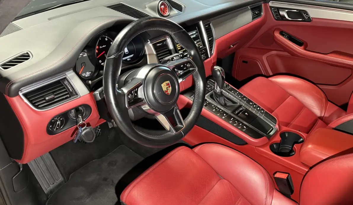 Porsche Macan Turbo 3.6 V6 PDK Pack Chrono / PASM / JA 21'' / Échappement sport