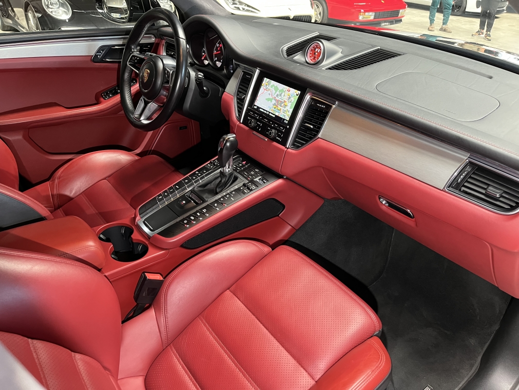 Porsche Macan Turbo 3.6 V6 PDK Pack Chrono / PASM / JA 21'' / Échappement sport