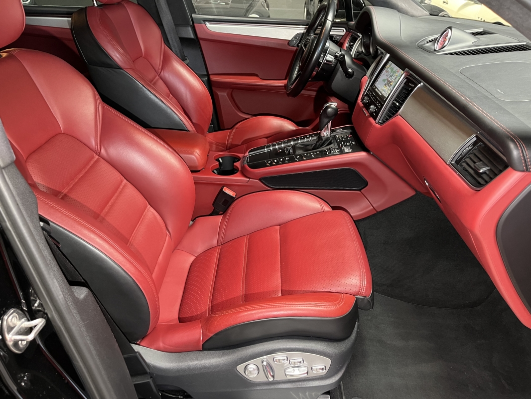 Porsche Macan Turbo 3.6 V6 PDK Pack Chrono / PASM / JA 21'' / Échappement sport