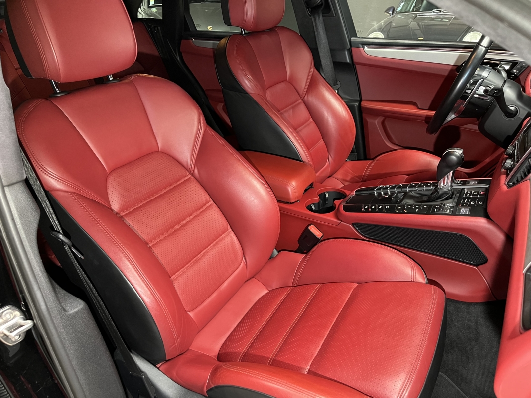 Porsche Macan Turbo 3.6 V6 PDK Pack Chrono / PASM / JA 21'' / Échappement sport