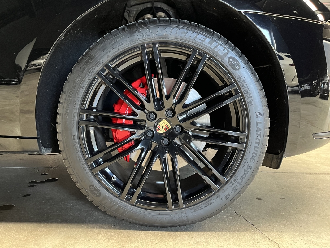 Porsche Macan Turbo 3.6 V6 PDK Pack Chrono / PASM / JA 21'' / Échappement sport