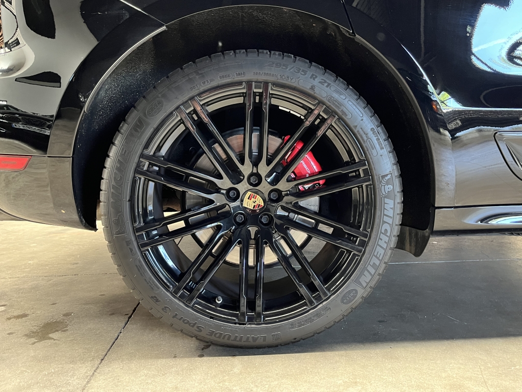 Porsche Macan Turbo 3.6 V6 PDK Pack Chrono / PASM / JA 21'' / Échappement sport