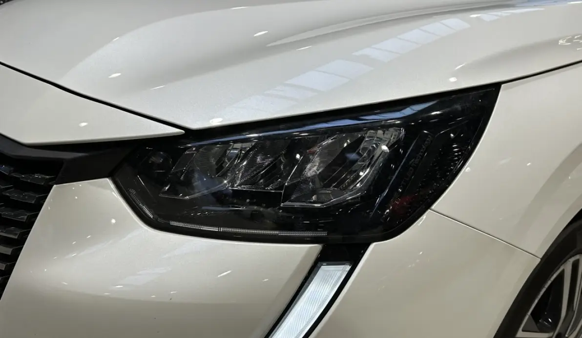 Peugeot 208 Allure Business PureTech 100ch BVM Blanc Nacré