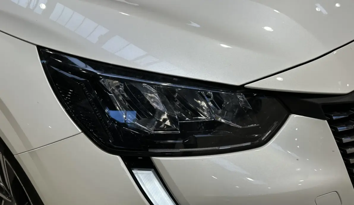Peugeot 208 Allure Business PureTech 100ch BVM Blanc Nacré