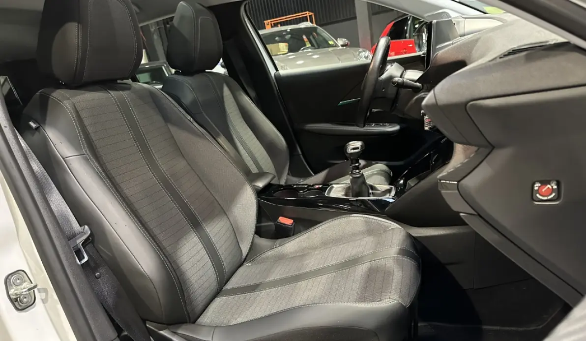 Peugeot 208 Allure Business PureTech 100ch BVM Blanc Nacré