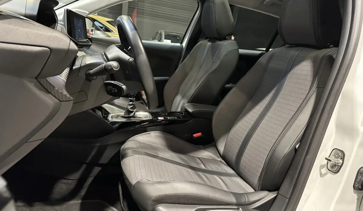 Peugeot 208 Allure Business PureTech 100ch BVM Blanc Nacré