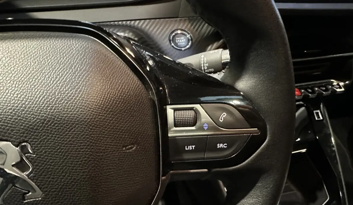 Peugeot 208 Allure Business PureTech 100ch BVM Blanc Nacré