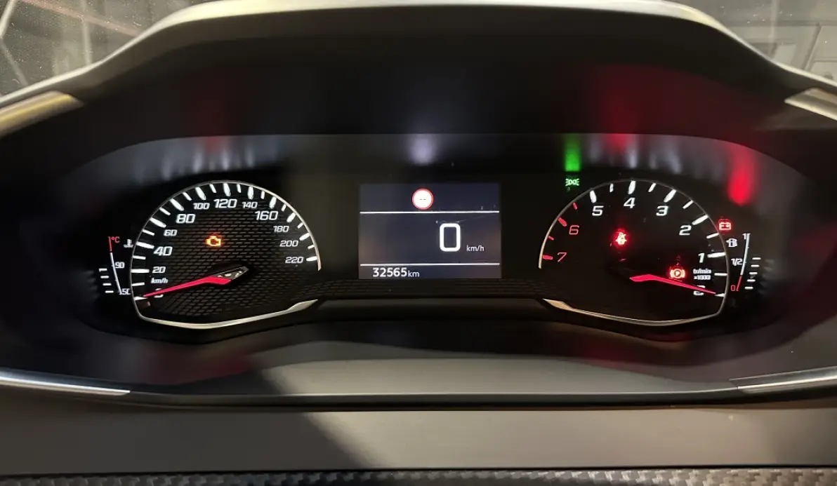Peugeot 208 Allure Business PureTech 100ch BVM Blanc Nacré