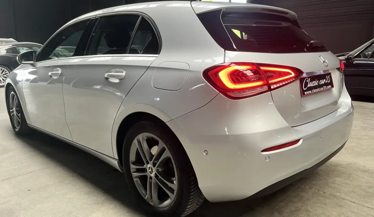 Mercedes Classe A A 180 d 116ch Toit ouvrant / Éclairage d'ambiance / Caméra