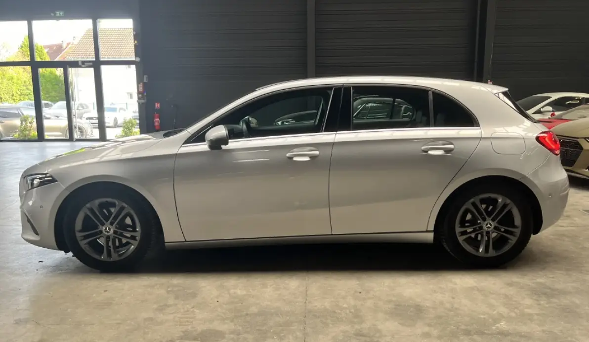 Mercedes Classe A A 180 d 116ch Toit ouvrant / Éclairage d'ambiance / Caméra