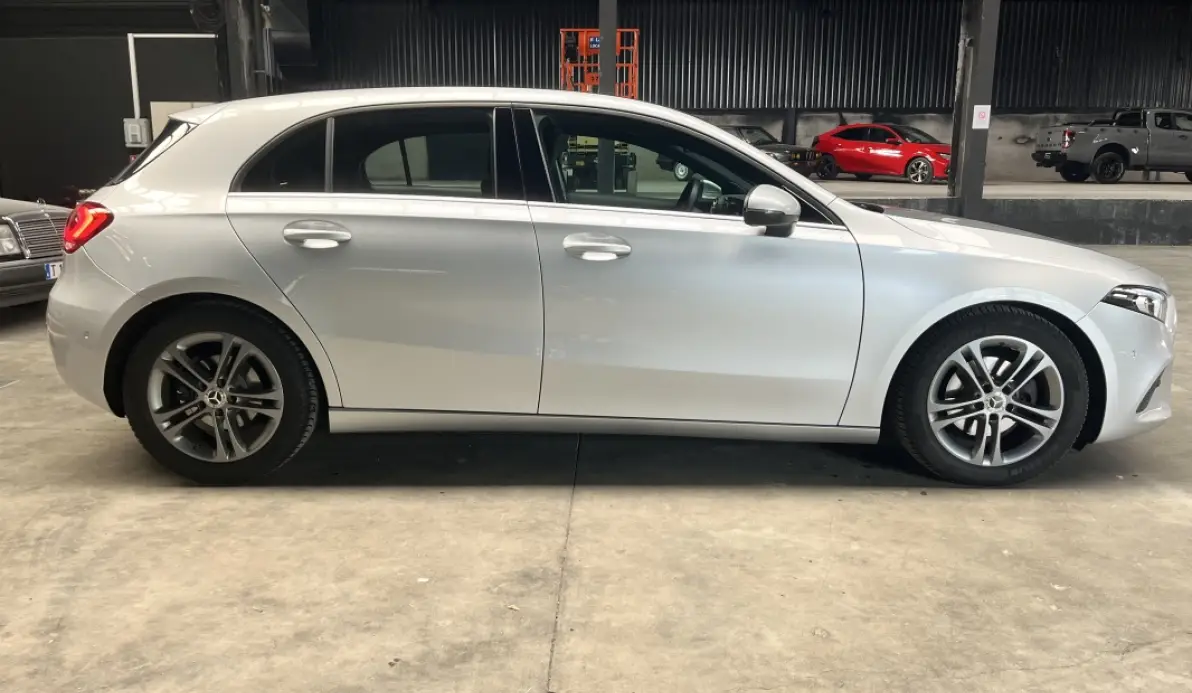 Mercedes Classe A A 180 d 116ch Toit ouvrant / Éclairage d'ambiance / Caméra
