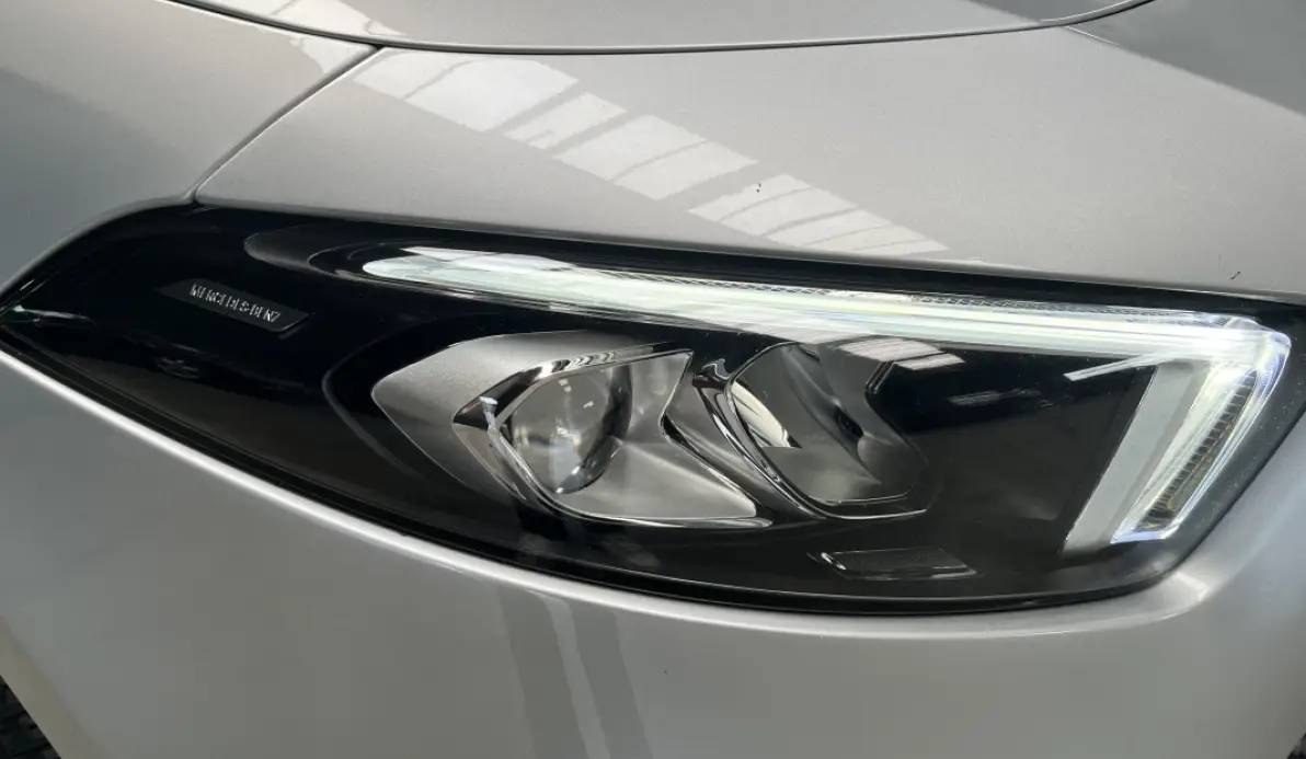 Mercedes Classe A A 180 d 116ch Toit ouvrant / Éclairage d'ambiance / Caméra