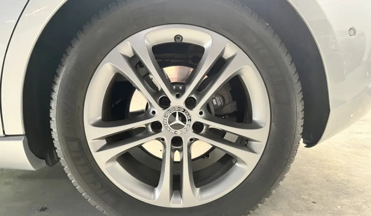 Mercedes Classe A A 180 d 116ch Toit ouvrant / Éclairage d'ambiance / Caméra