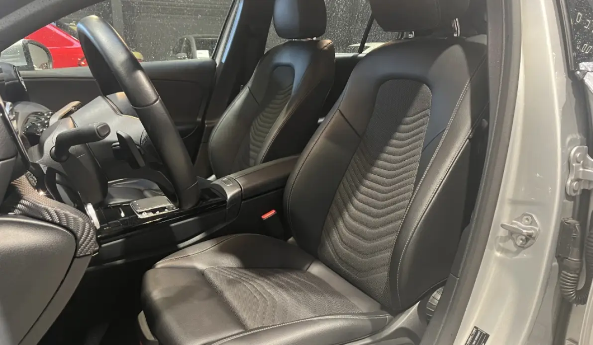 Mercedes Classe A A 180 d 116ch Toit ouvrant / Éclairage d'ambiance / Caméra