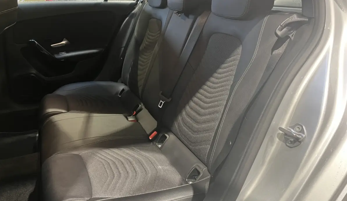 Mercedes Classe A A 180 d 116ch Toit ouvrant / Éclairage d'ambiance / Caméra