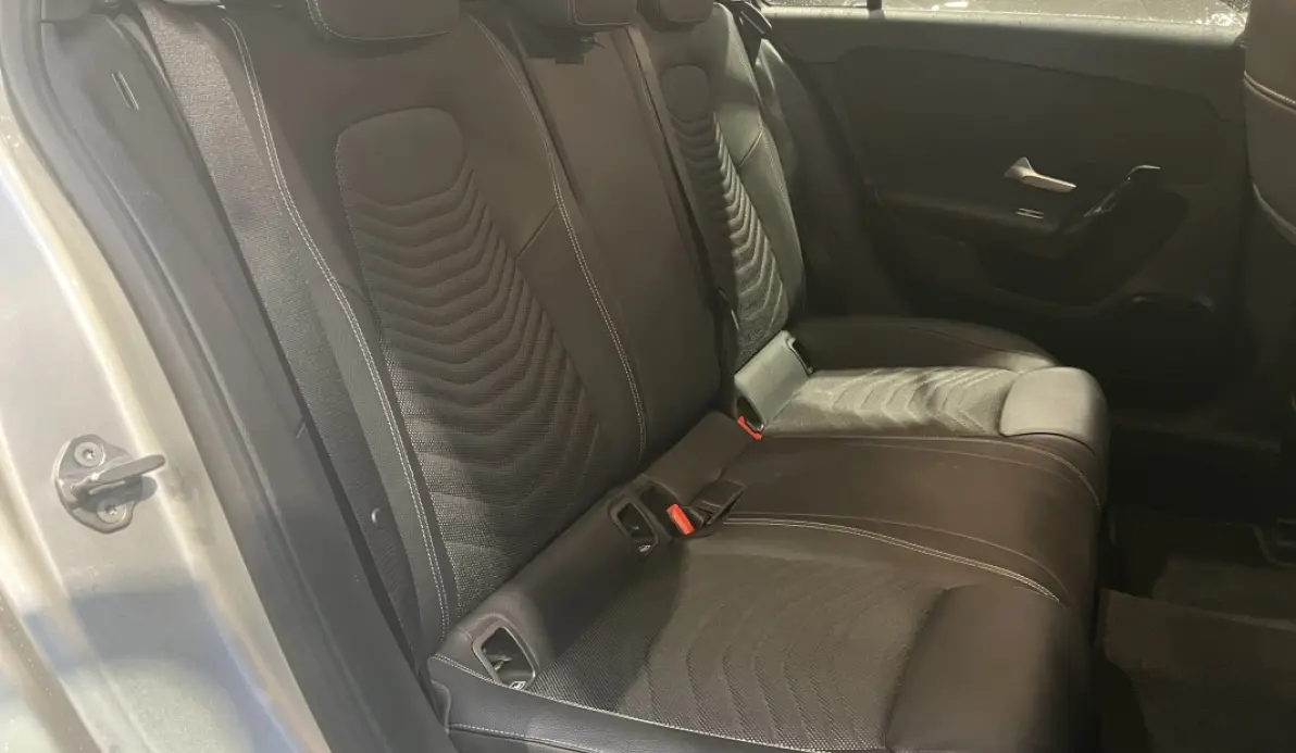 Mercedes Classe A A 180 d 116ch Toit ouvrant / Éclairage d'ambiance / Caméra