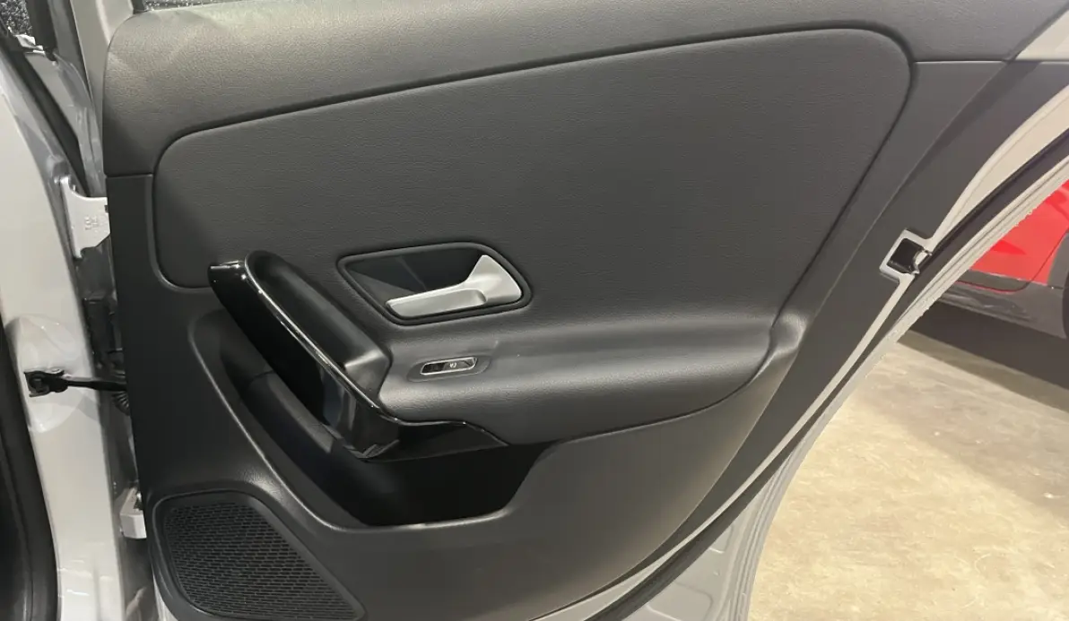 Mercedes Classe A A 180 d 116ch Toit ouvrant / Éclairage d'ambiance / Caméra