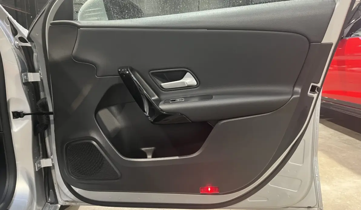Mercedes Classe A A 180 d 116ch Toit ouvrant / Éclairage d'ambiance / Caméra