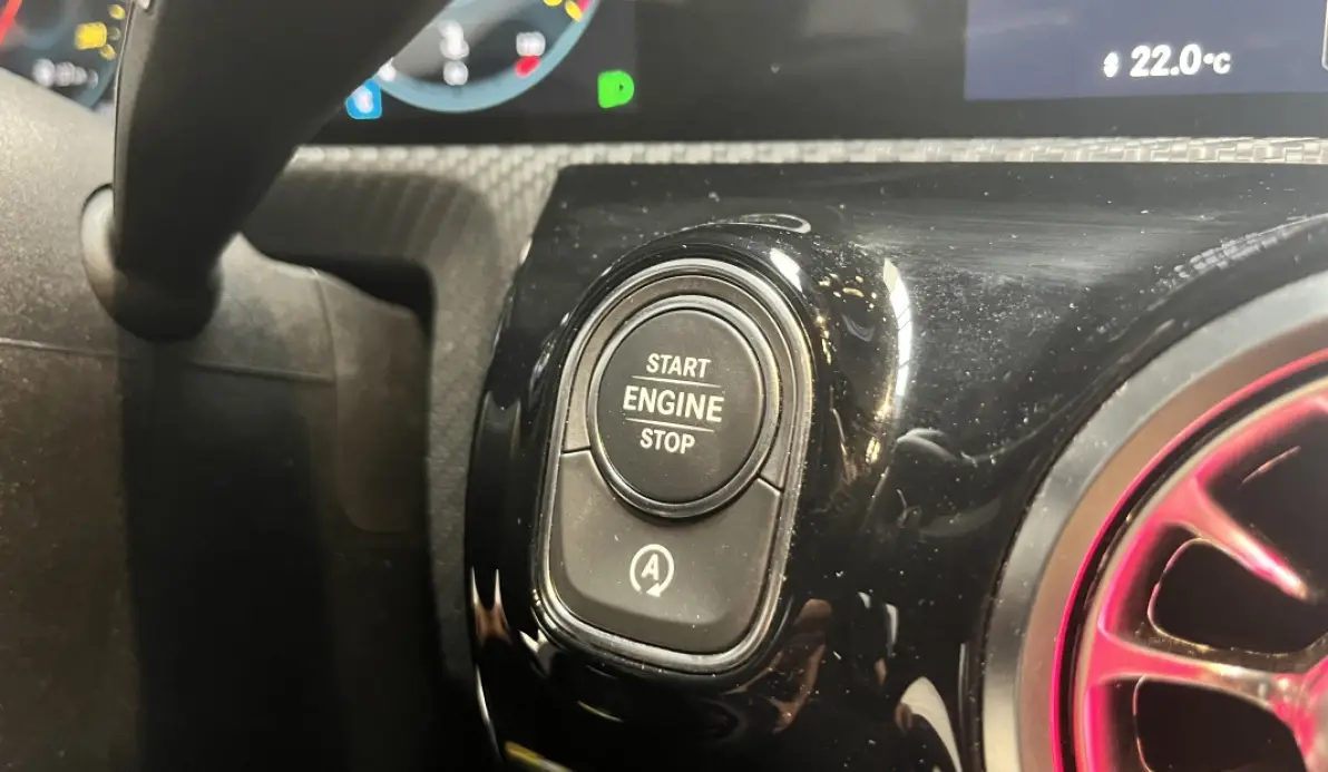 Mercedes Classe A A 180 d 116ch Toit ouvrant / Éclairage d'ambiance / Caméra