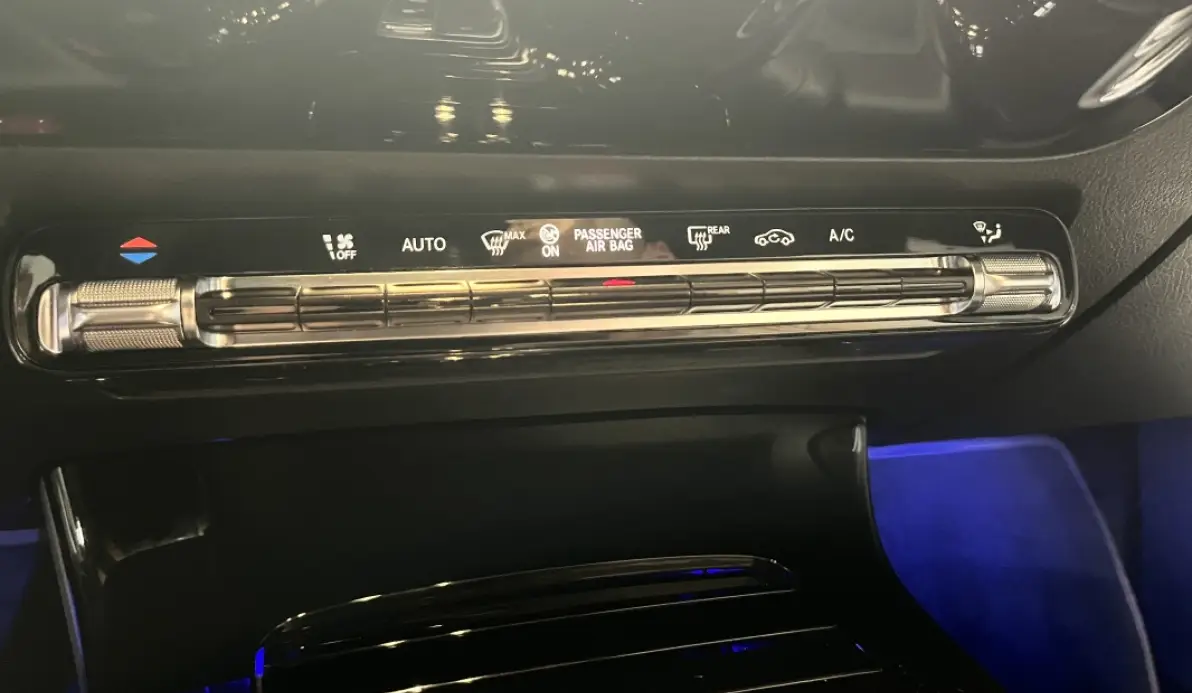 Mercedes Classe A A 180 d 116ch Toit ouvrant / Éclairage d'ambiance / Caméra