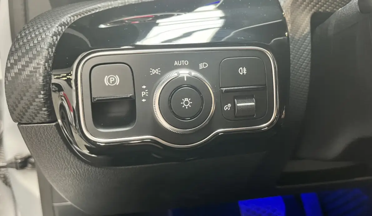 Mercedes Classe A A 180 d 116ch Toit ouvrant / Éclairage d'ambiance / Caméra