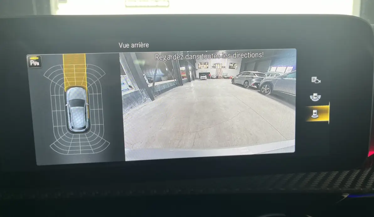 Mercedes Classe A A 180 d 116ch Toit ouvrant / Éclairage d'ambiance / Caméra