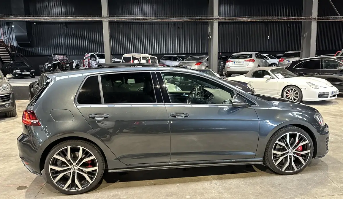 Volkswagen Golf GTI Performance 2.0 TSI 230 DSG6 5P