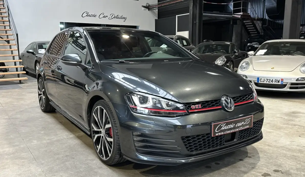 Volkswagen Golf GTI Performance 2.0 TSI 230 DSG6 5P