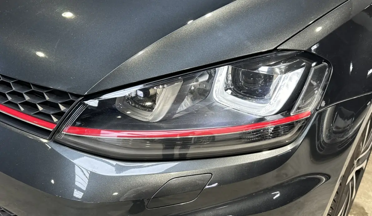 Volkswagen Golf GTI Performance 2.0 TSI 230 DSG6 5P