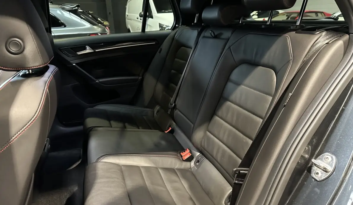 Volkswagen Golf GTI Performance 2.0 TSI 230 DSG6 5P