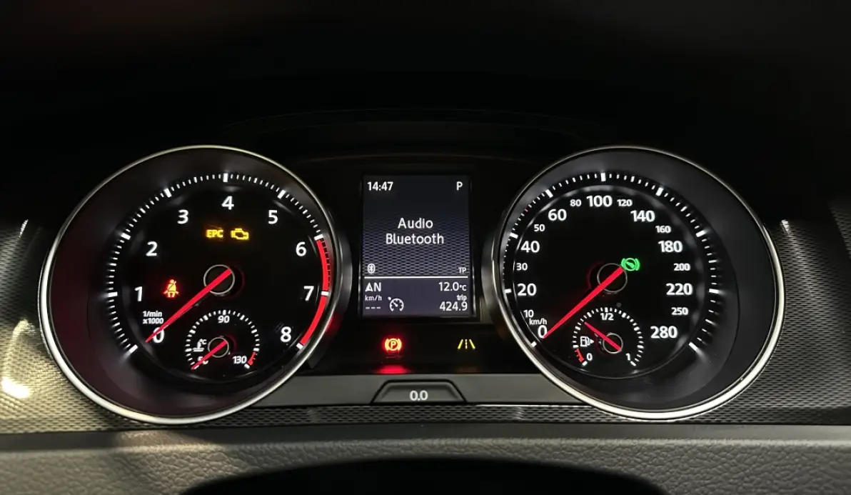 Volkswagen Golf GTI Performance 2.0 TSI 230 DSG6 5P
