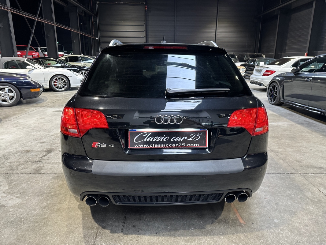 Audi RS4 4.2 V8 420cv