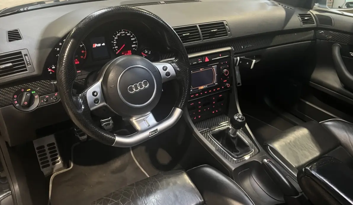 Audi RS4 4.2 V8 420cv