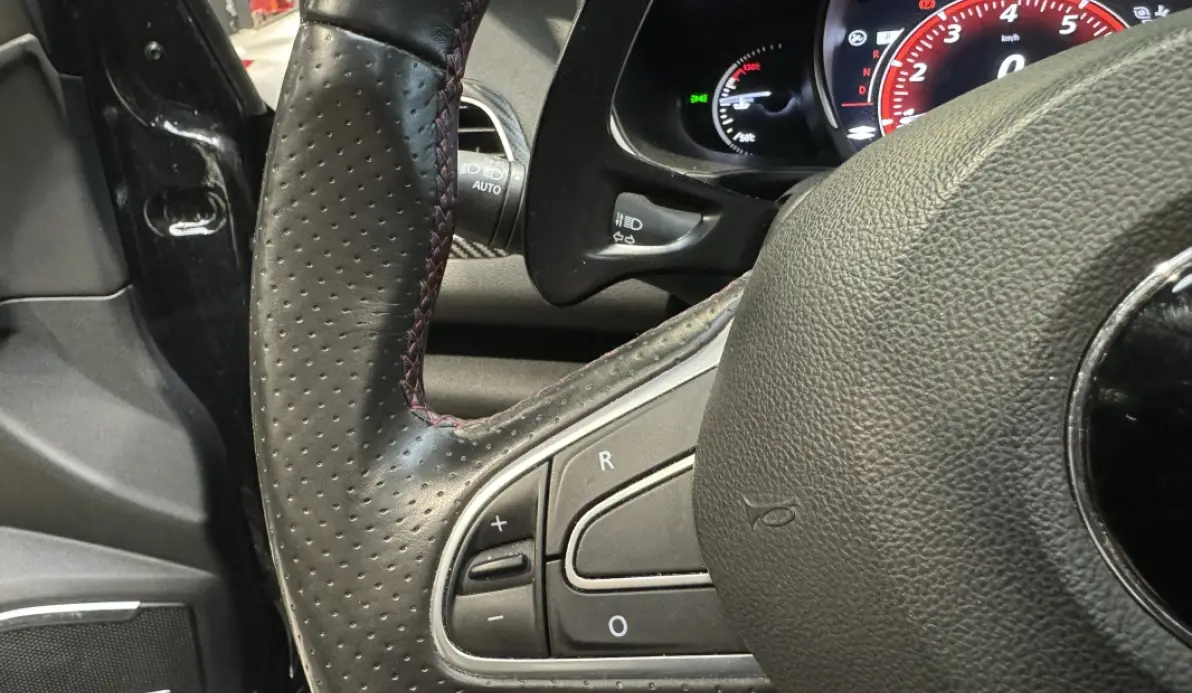 Renault Mégane  1.8 T 280CH EDC 4Control