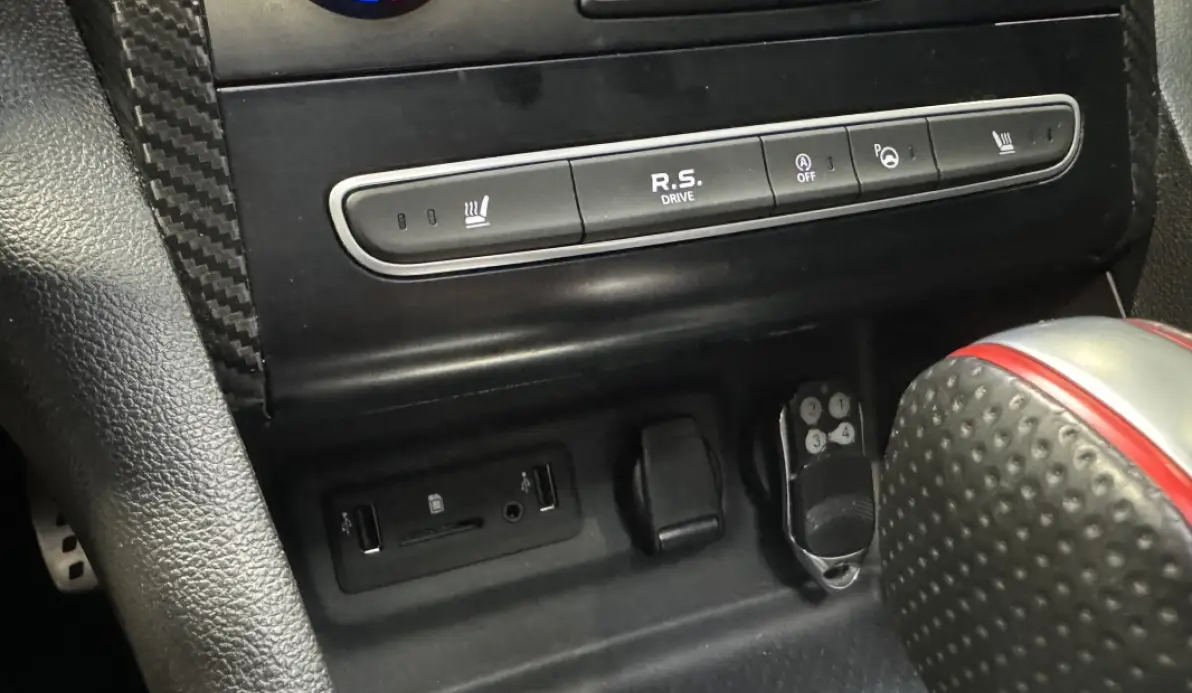 Renault Mégane  1.8 T 280CH EDC 4Control