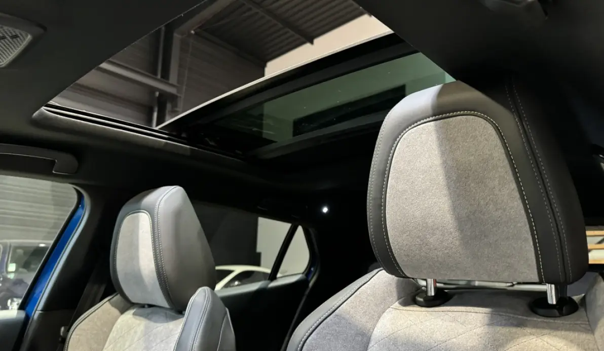 Peugeot 2008 e-2008 100kW 136 ch