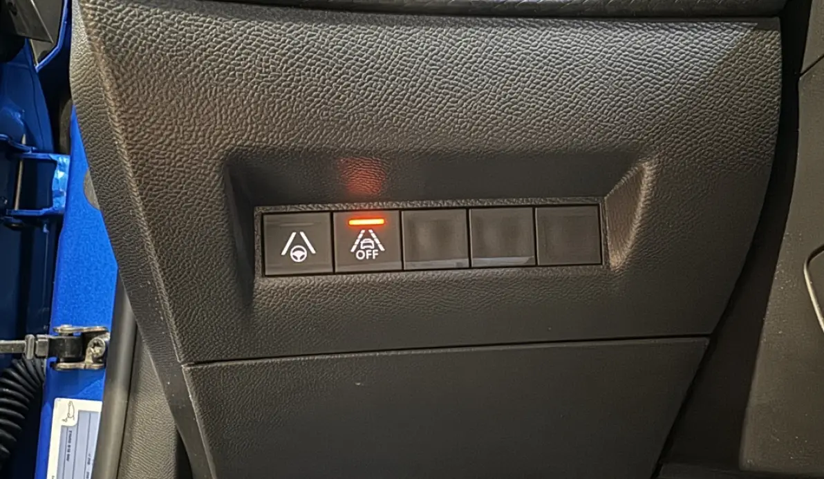 Peugeot 2008 e-2008 100kW 136 ch