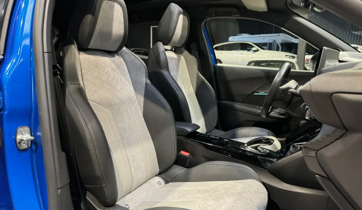 Peugeot 2008 e-2008 100kW 136 ch