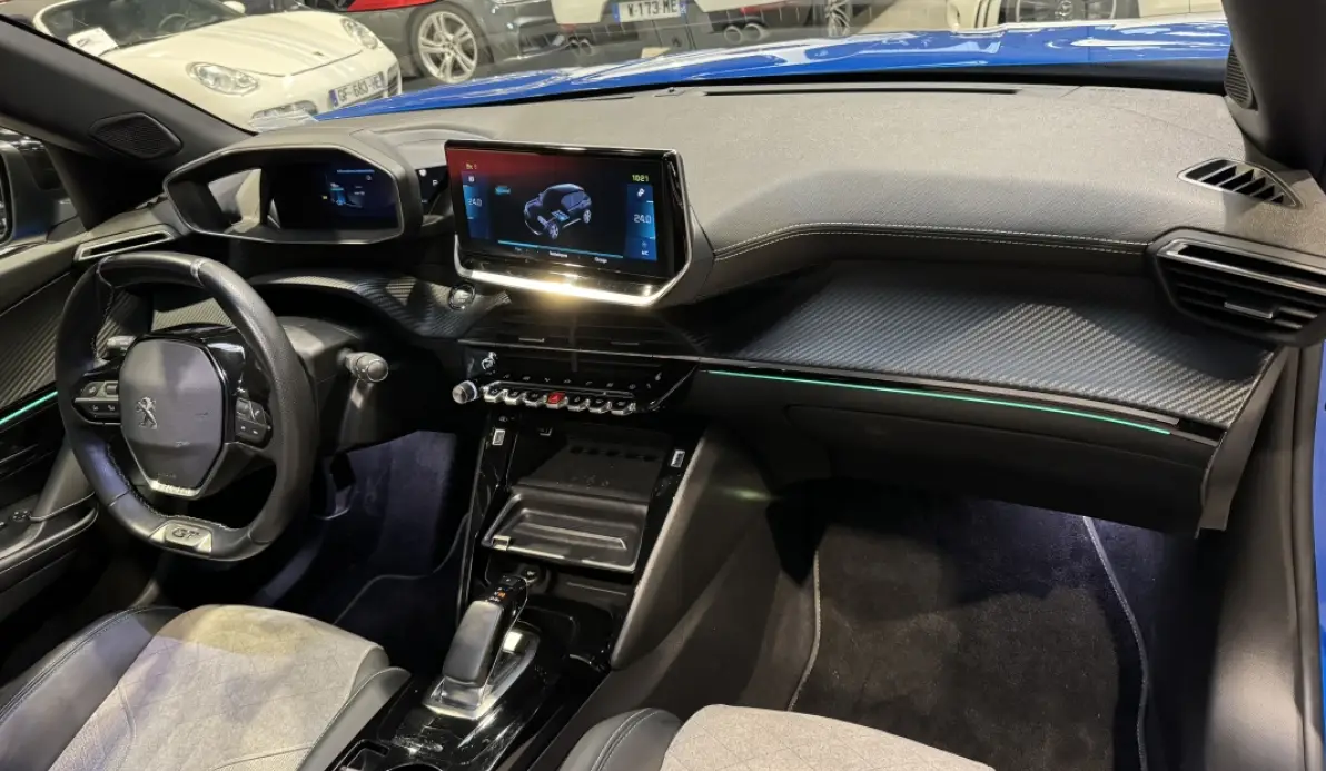 Peugeot 2008 e-2008 100kW 136 ch