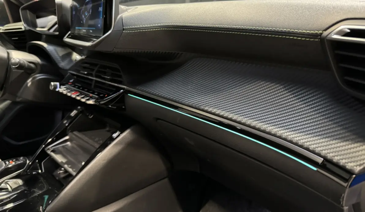 Peugeot 2008 e-2008 100kW 136 ch