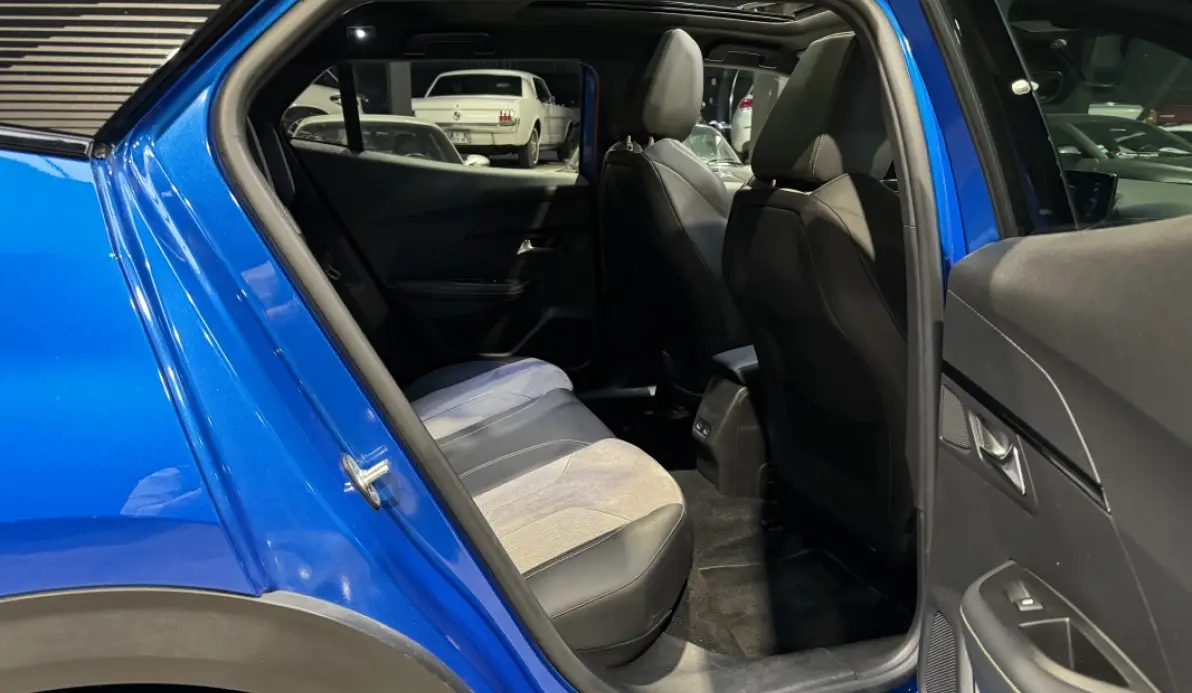 Peugeot 2008 e-2008 100kW 136 ch