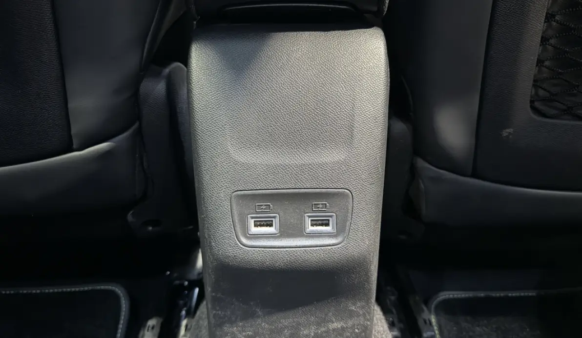 Peugeot 2008 e-2008 100kW 136 ch